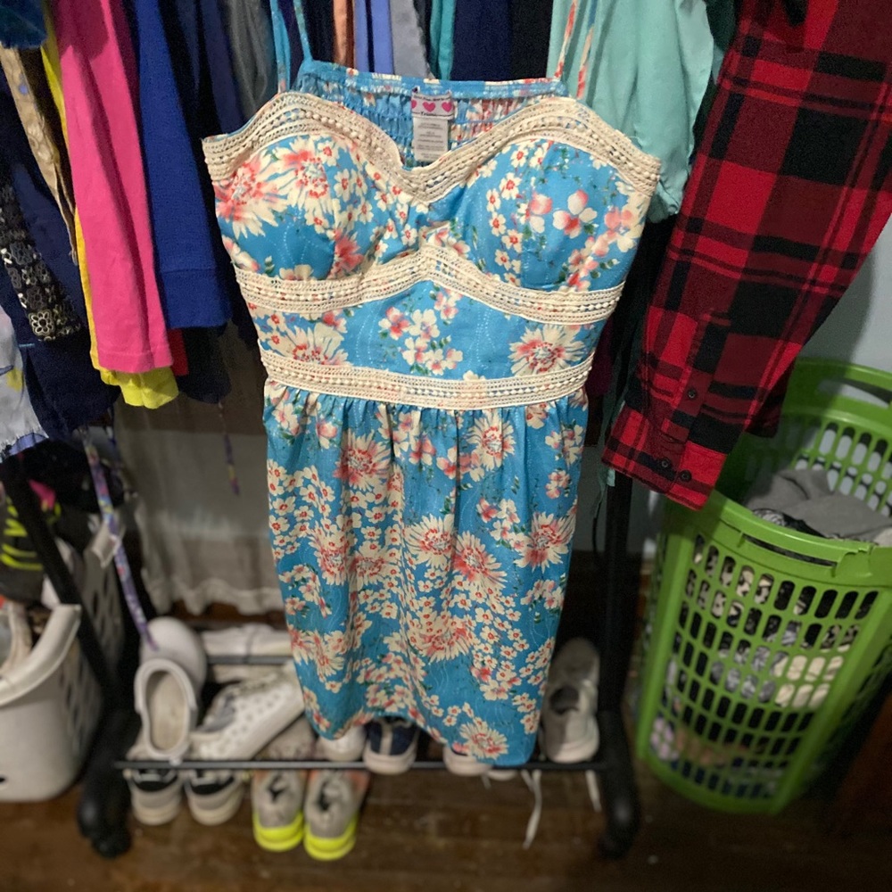 Dress - Picture 2 of 2